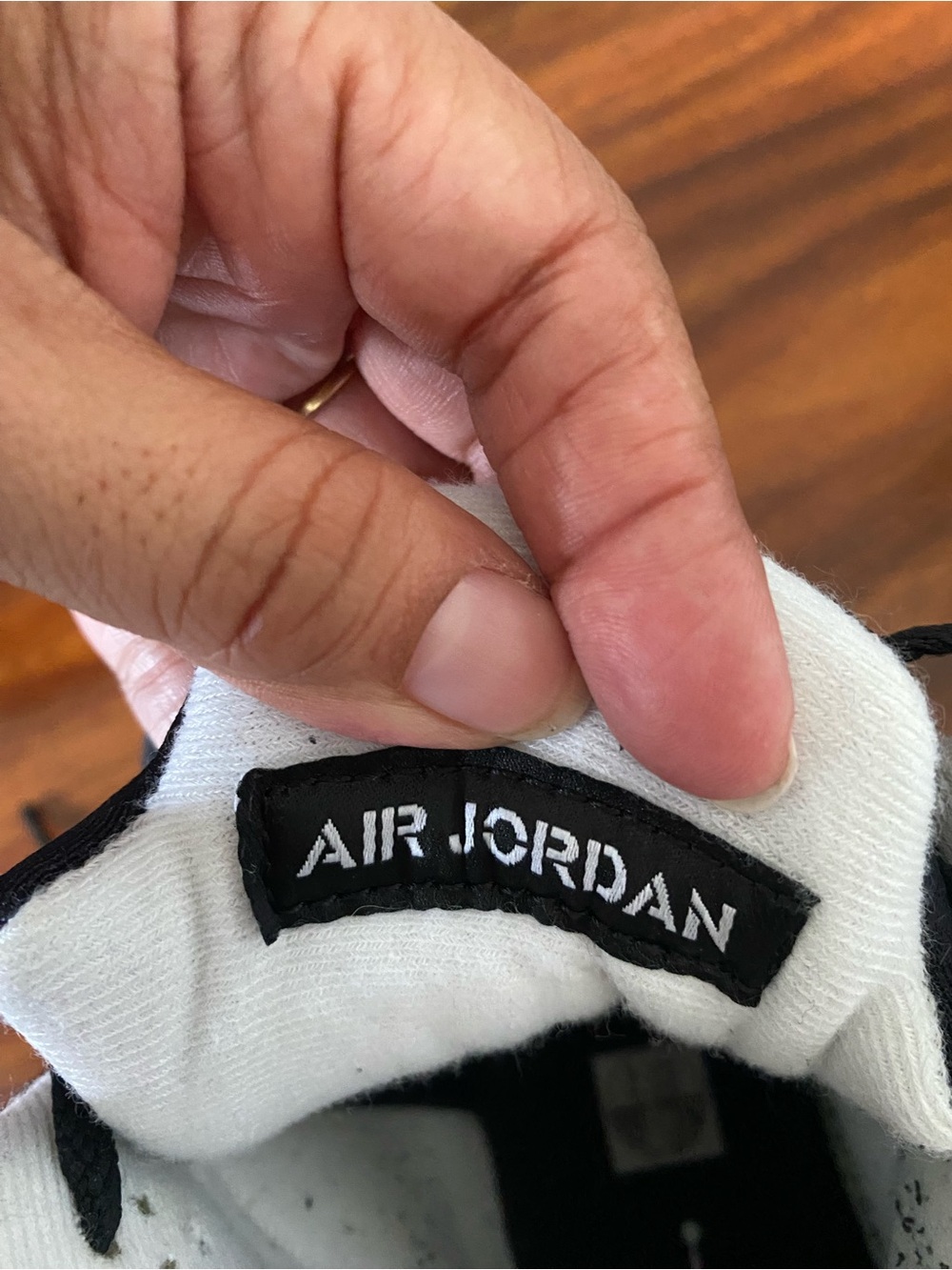 Jordan 5 Retro Moonlight (Oreo) Black and White Sneakers Youth 6 women 7.5 - Picture 6 of 9